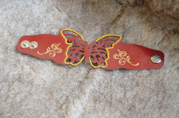 Кожаный браслет "бабочка"
